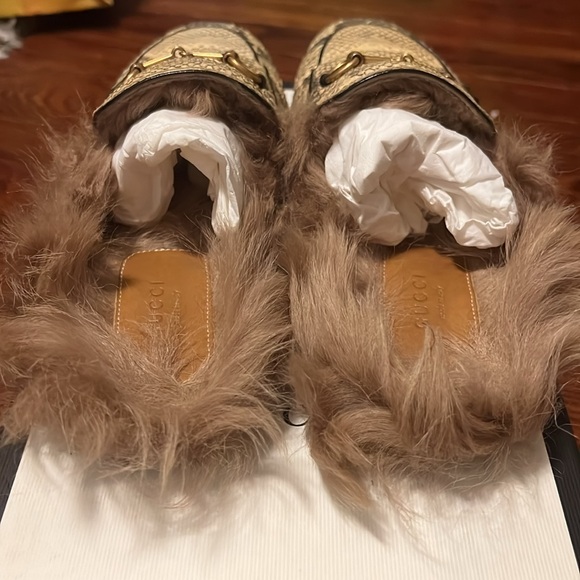 Authentic Women’s Gucci Princeton Slipper with Lamb Wool! - Picture 3 of 7